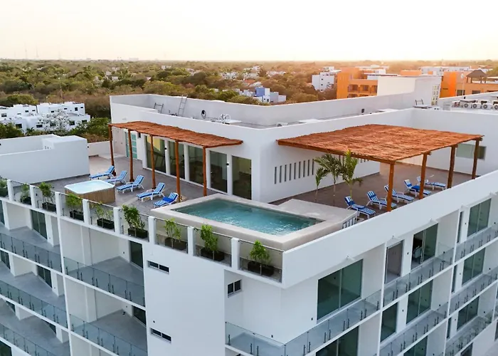 2 Bd With Balcony, Gym, Rooftop Pool, Hot Tub Casa de férias *