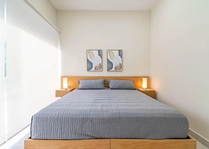 2 Bd With Balcony, Gym, Rooftop Pool, Hot Tub * Playa del Carmen