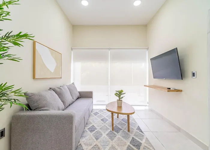 2 Bd With Balcony, Gym, Rooftop Pool, Hot Tub Casa de férias Playa del Carmen