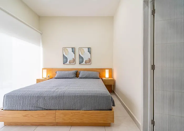 2 Bd With Balcony, Gym, Rooftop Pool, Hot Tub * Playa del Carmen
