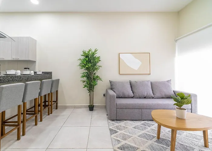 2 Bd With Balcony, Gym, Rooftop Pool, Hot Tub Casa de férias Playa del Carmen
